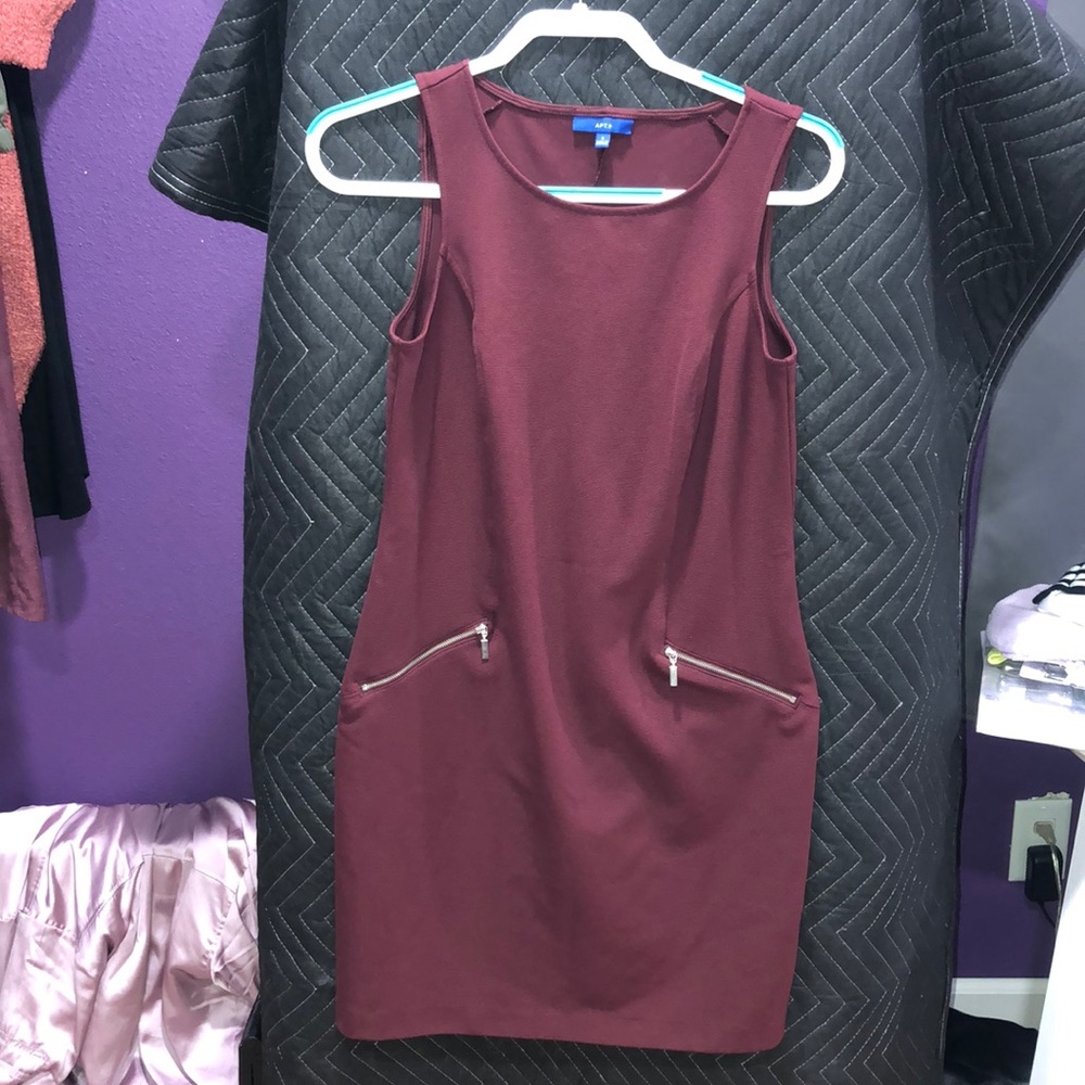 APT.9 small size women’s dress burgundy.